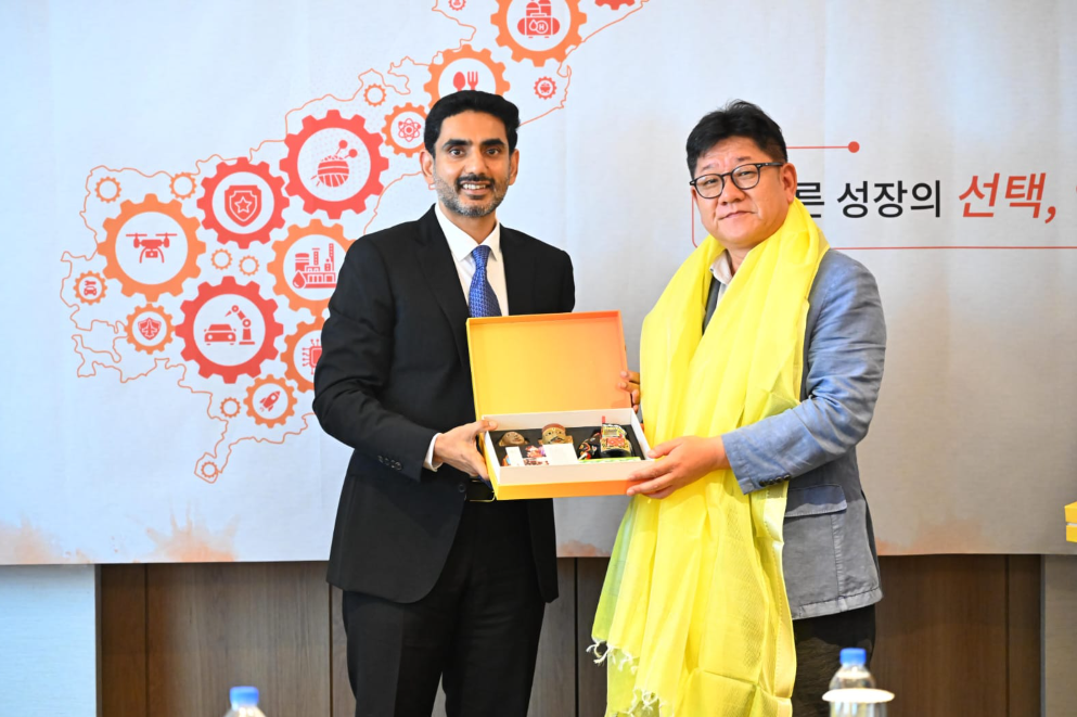 సాఫ్ట్-ఈపీఐ సీఈవో సుంగ్ మిన్ హ్వాంగ్‌తో మంత్రి నారా లోకేష్ భేటీ.